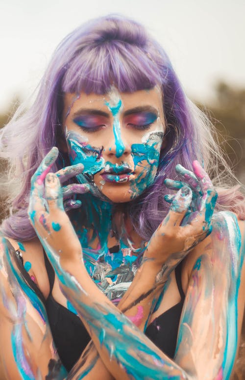 蓝色的油漆的女人 · 免费素材图片