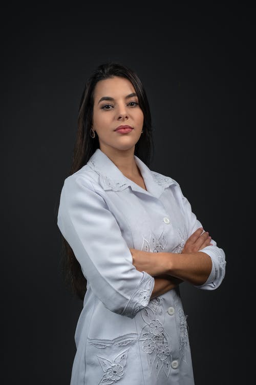 有关信心, 双臂交叉, 垂直拍摄的免费素材图片