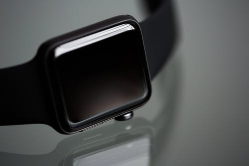 银色铝制表壳apple Watch · 免费素材图片