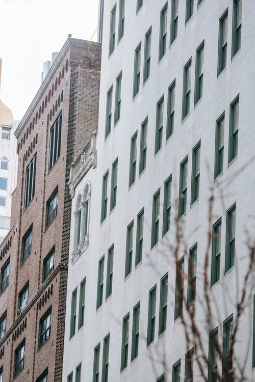 有关不动产, 从下面, 低角度的免费素材图片