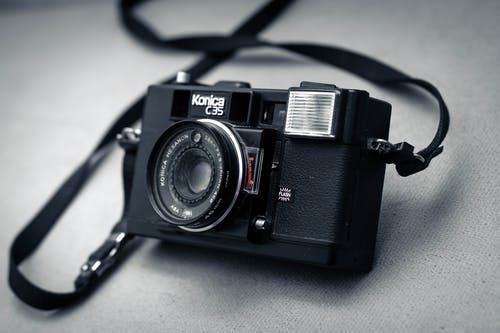 黑色柯尼卡c35灰色纺织相机 · 免费素材图片