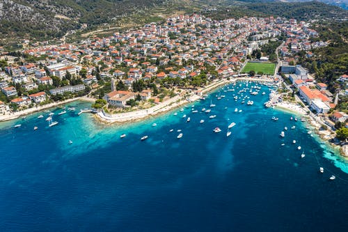 有关城市, 城镇, 山的免费素材图片