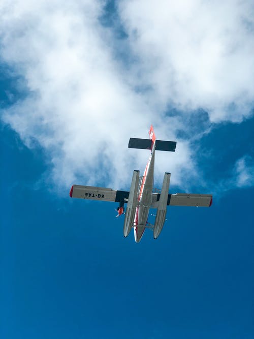 有关低角度拍摄, 航空, 蓝天的免费素材图片