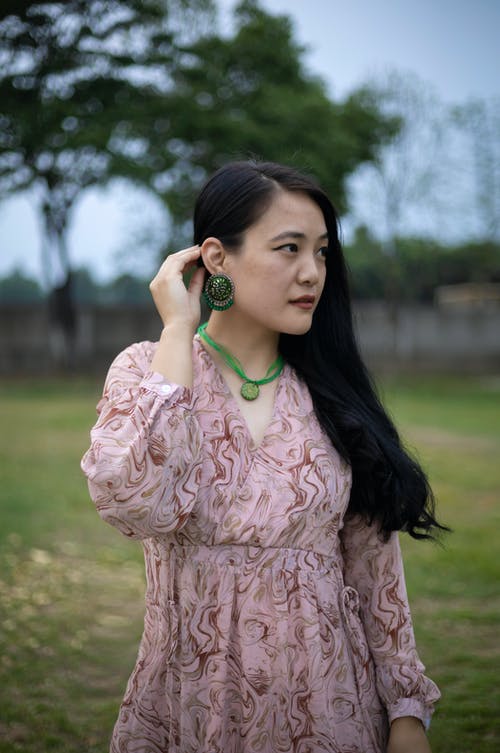 有关垂直拍摄, 微笑, 户外的免费素材图片