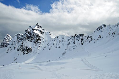 冰雪覆盖的山脉 · 免费素材图片