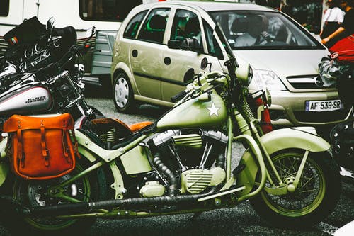 绿色旅游摩托车 · 免费素材图片