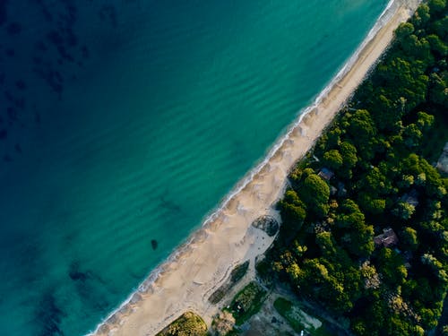 白天海洋鸟瞰图 · 免费素材图片