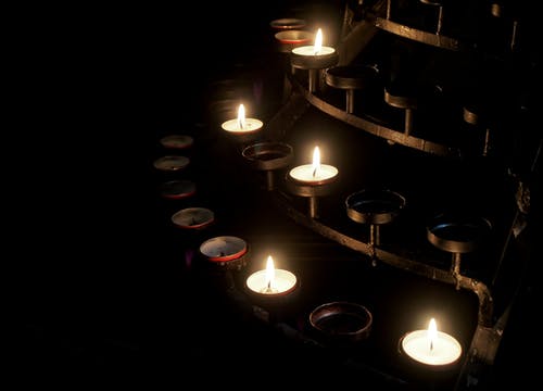 五支蜡烛烛台 · 免费素材图片