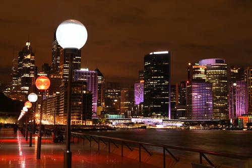 夜间照明的城市 · 免费素材图片