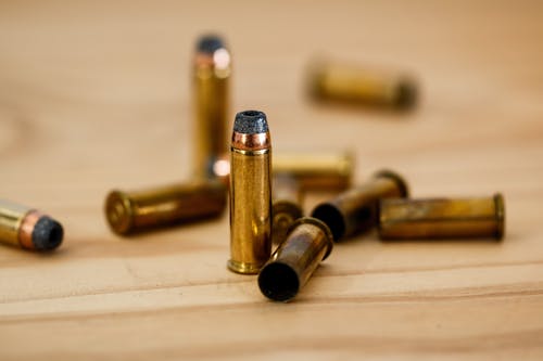黄铜子弹的摄影特写 · 免费素材图片
