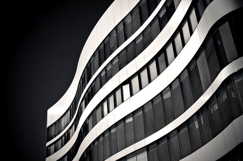 白色和黑色的城市建筑剪贴画 · 免费素材图片
