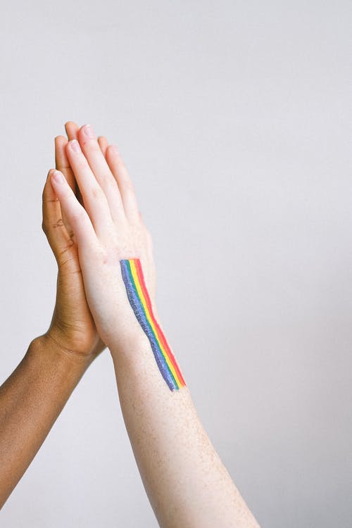 手与同性恋骄傲人体彩绘给高五 · 免费素材图片