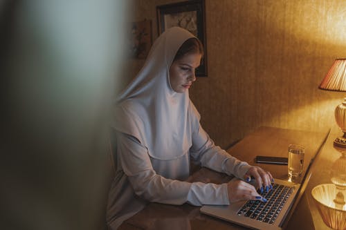 有关MacBook, 互联网, 传统服饰的免费素材图片