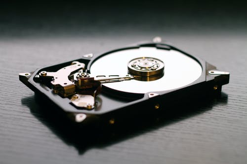 黑色表面上的黑色内部hdd · 免费素材图片