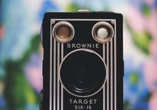 黑白布朗尼相机的倾斜移位镜头摄影 · 免费素材图片