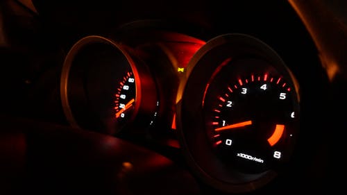 车速表的选择性聚焦摄影 · 免费素材图片