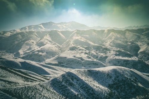 被雪覆盖的山 · 免费素材图片