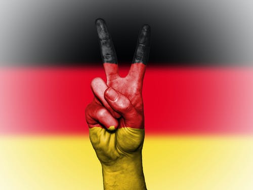 德国与和平标志的旗帜 · 免费素材图片