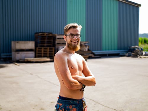 有关交叉双臂, 人, 仓库的免费素材图片