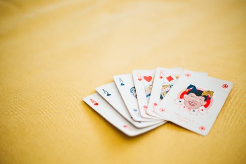 扑克牌的特写照片 · 免费素材图片