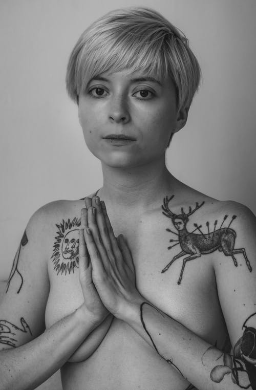 有关人, 单色, 垂直拍摄的免费素材图片