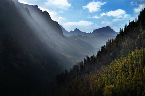 天空对山的风景 · 免费素材图片