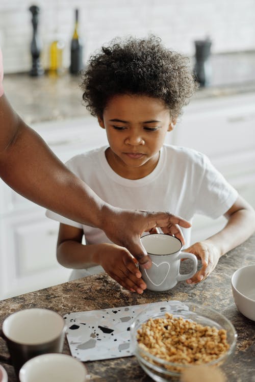 有关儿童, 在家, 小男孩的免费素材图片