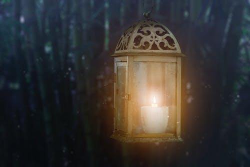 棕色蜡烛灯笼 · 免费素材图片