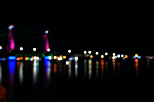 夜间照明灯的散焦的图像 · 免费素材图片
