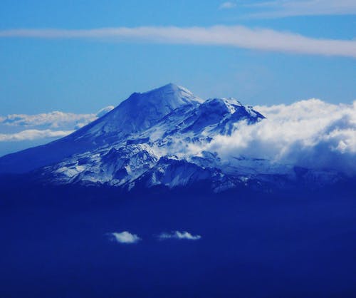 天空对山的风景 · 免费素材图片