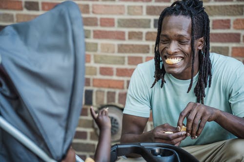 有关儿童推车, 吃, 家人的免费素材图片