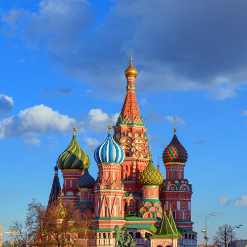 在多云的天空下俄罗斯圣彼得大教堂 · 免费素材图片