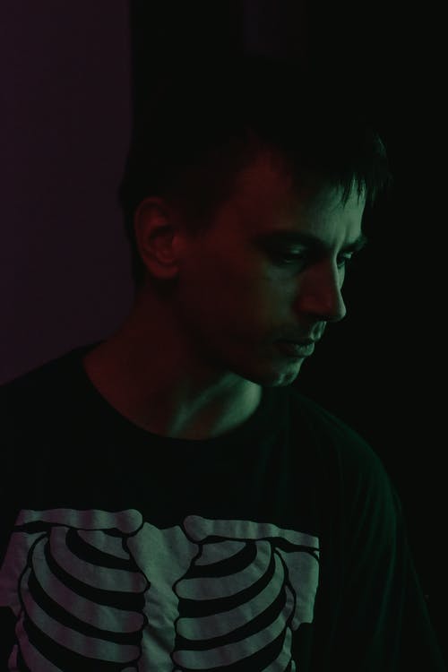 有关T恤, 不快乐, 不情绪化的免费素材图片