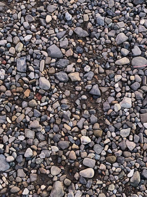 棕色和灰色的石头鹅卵石 · 免费素材图片