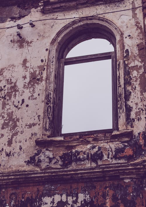 打开棕色门 · 免费素材图片