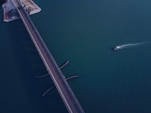架空水桥 · 免费素材图片