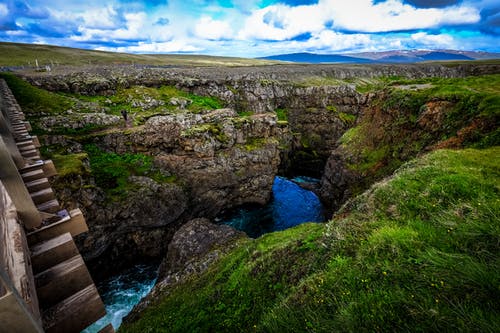 水体和山体 · 免费素材图片