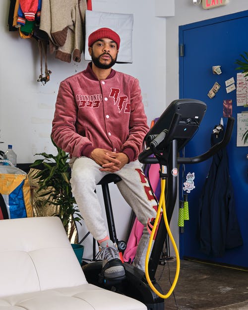 有关人, 健身房, 固定式自行车的免费素材图片