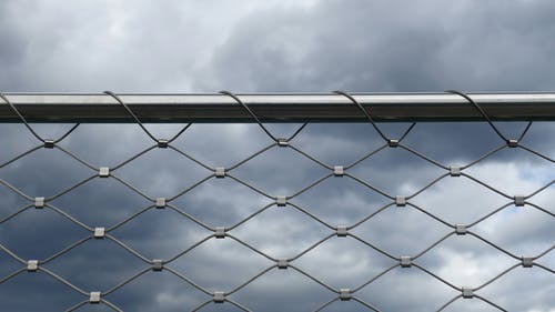 灰色网状围栏 · 免费素材图片