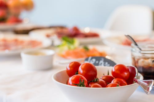 白碗西红柿 · 免费素材图片
