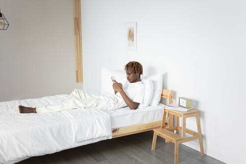 有关3C用品, iPhone, 人的免费素材图片