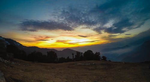 场的轮廓 · 免费素材图片