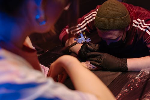 有关乳胶手套, 写意, 写意纹身的免费素材图片