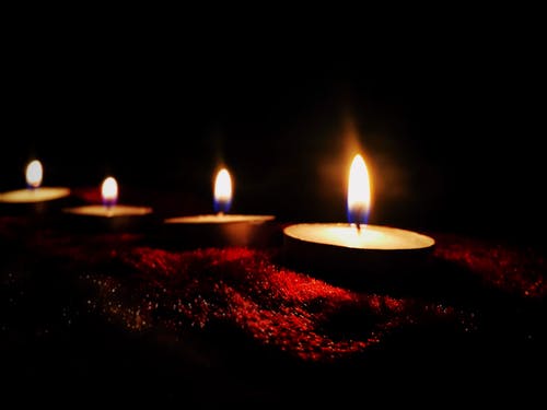 四支点燃的蜡烛 · 免费素材图片
