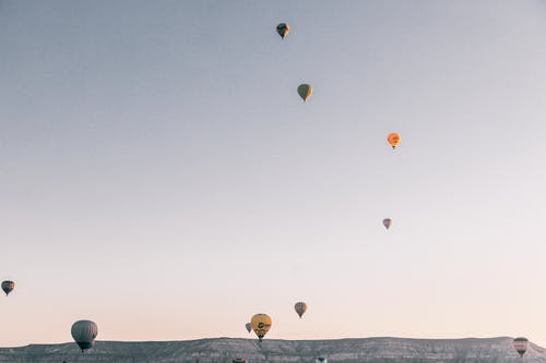 天空中的热气球 · 免费素材图片