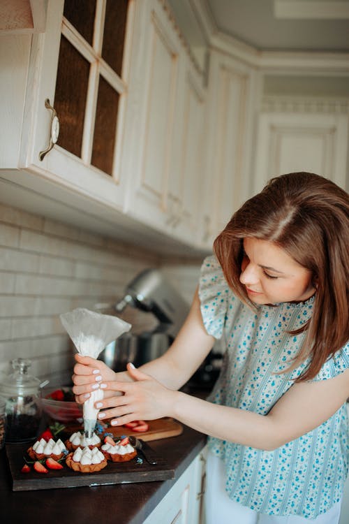 有关乳液, 光, 公告板的免费素材图片