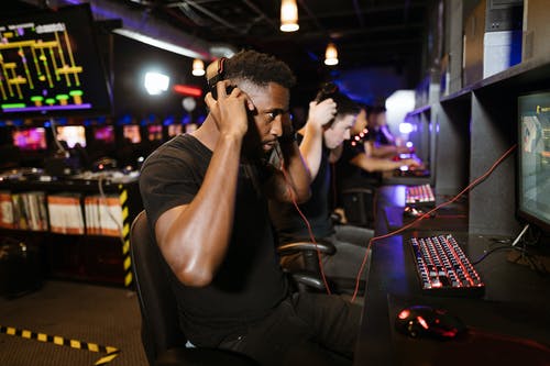 有关友谊, 商场, 娱乐的免费素材图片