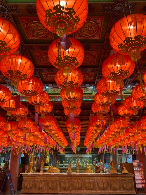 有关中国灯笼, 垂直拍摄, 挂的免费素材图片