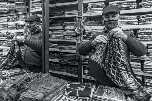 有关人, 反射, 单色的免费素材图片