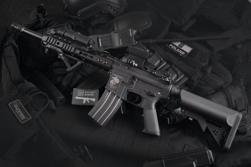 黑色步枪 · 免费素材图片